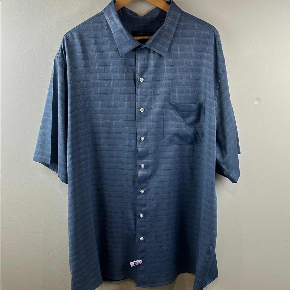 Synrgy Men's Blue Short-Sleeve Button-Up Shirt